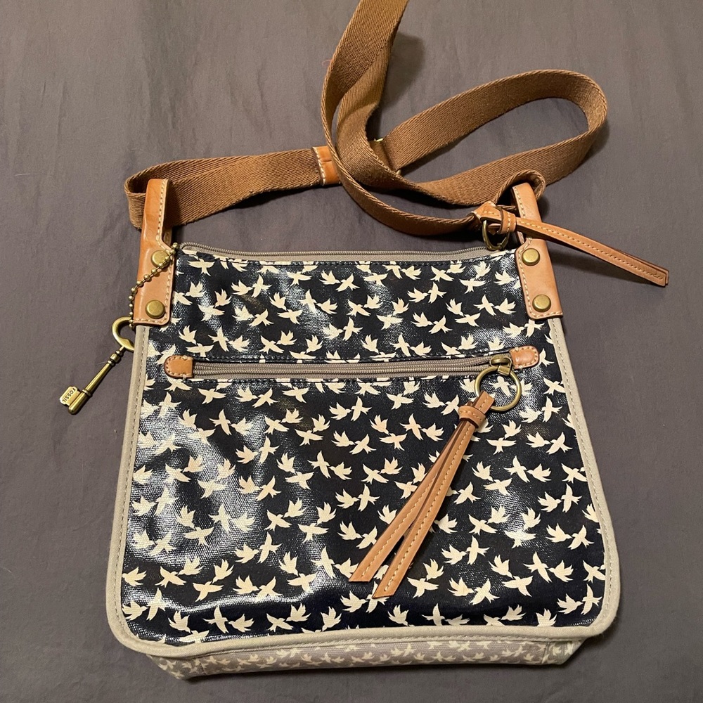 Fossil Key Per Crossbody